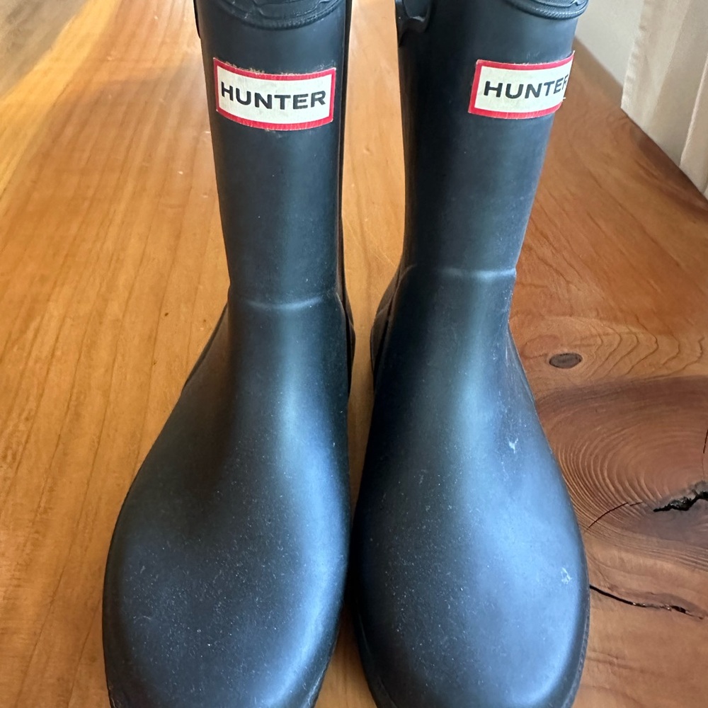 Hunter Textured Black Footwear